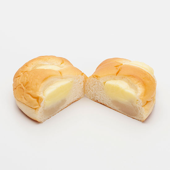 【5月の新商品】バナナ香る白あんぱん